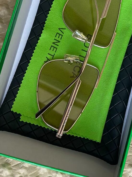 Bottega Veneta Aviator Sunglasses Gold Frame Brown Tinted Lens Minimal Luxury main image 4